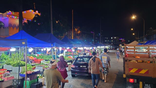 夜のチョウキット市場