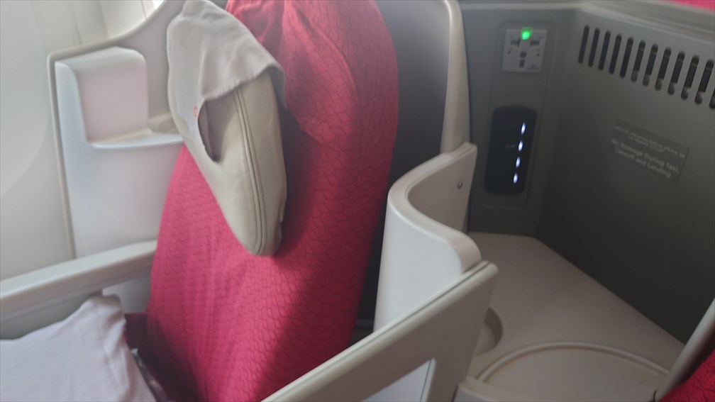 シート横の電源